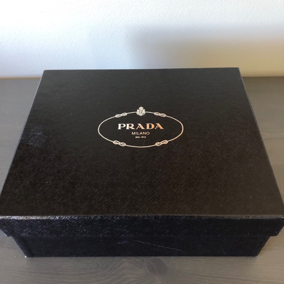 Prada heels! - Picture 4 of 8